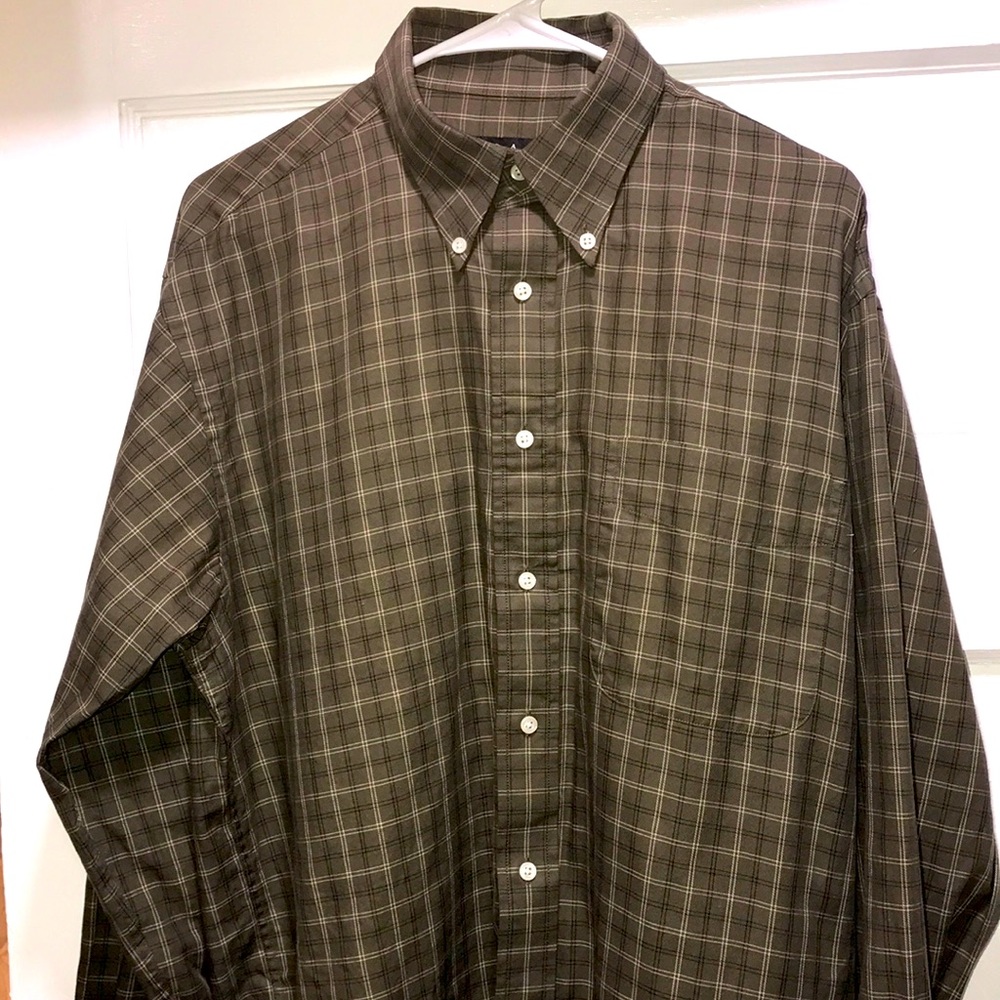 Jos. A. Bank Long Sleeve Shirt SIZE M